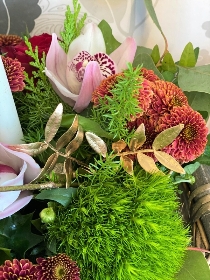Country Christmas Table Arrangement
